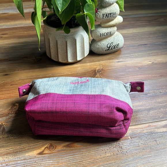 💖Rapid Lash grey and hot pink toiletries bag - Picture 2 of 5